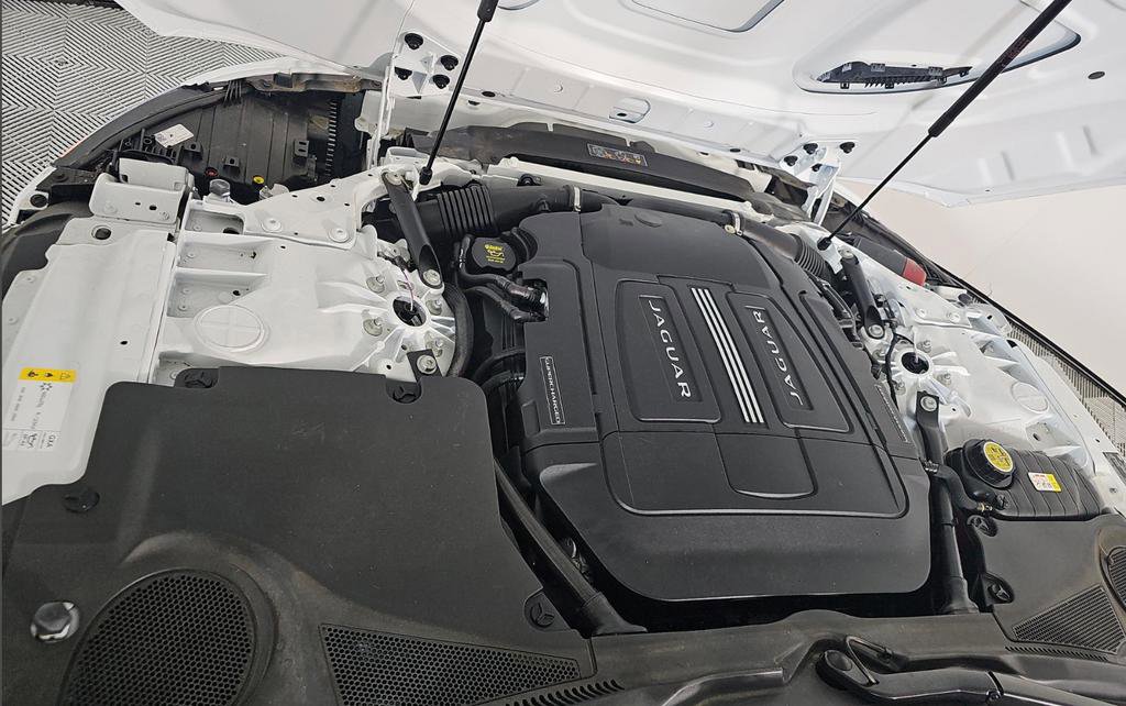 Used 2024 Jaguar F-TYPE R-Dynamic image 12