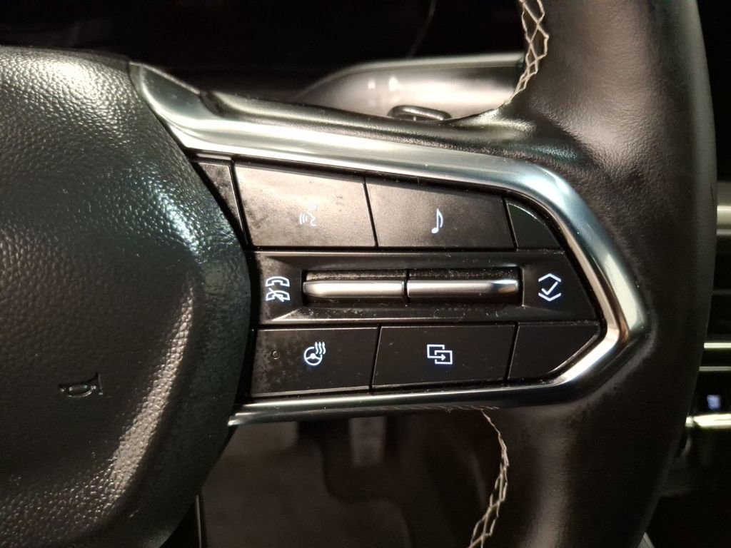 Used 2025 Chevrolet Traverse LT image 22