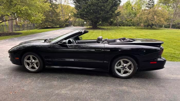 Used 1999 Pontiac Firebird Trans Am RWD image 2