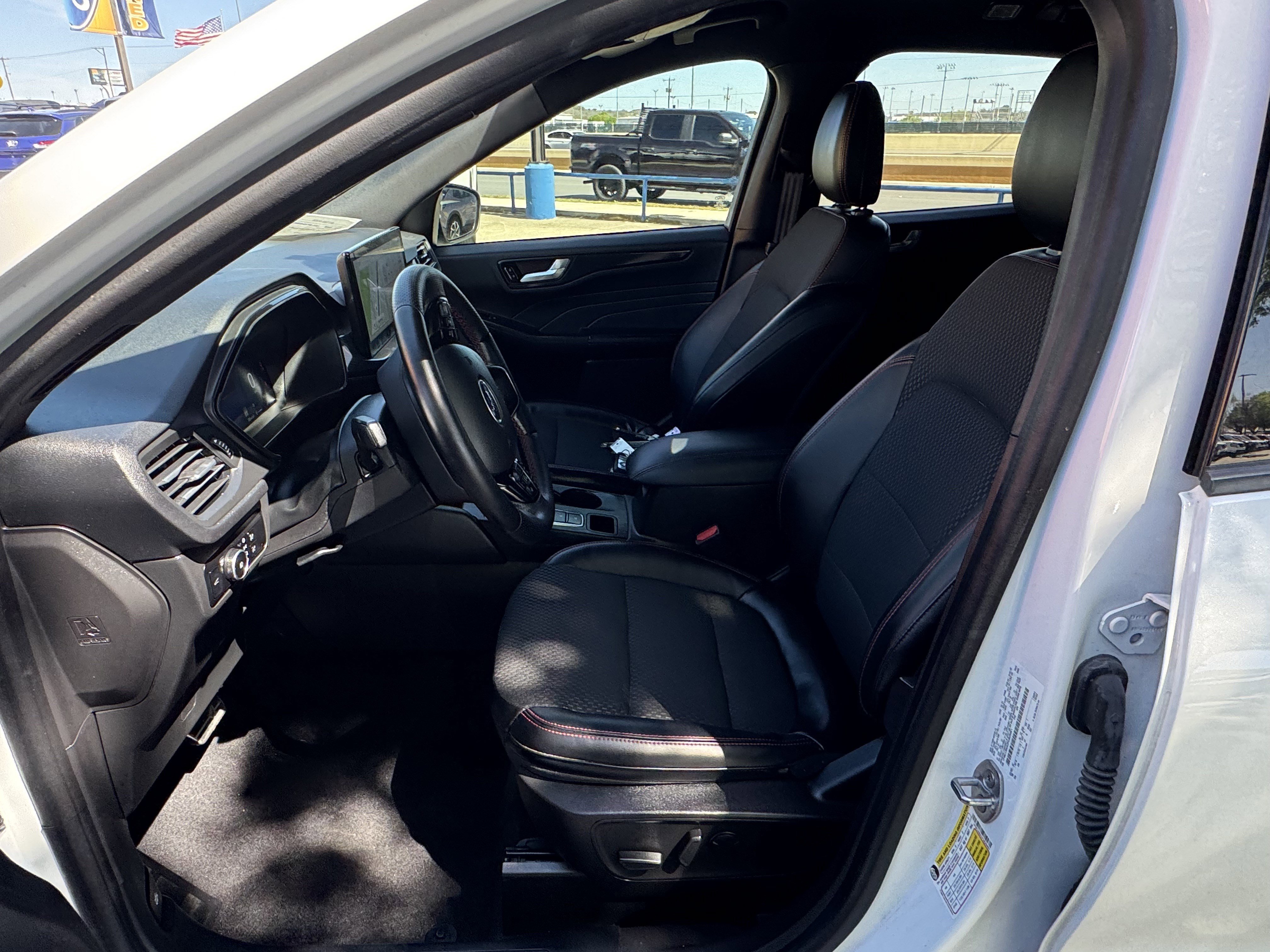 Used 2023 Ford Escape ST-Line Select w/ Tech Pack #2 image 16