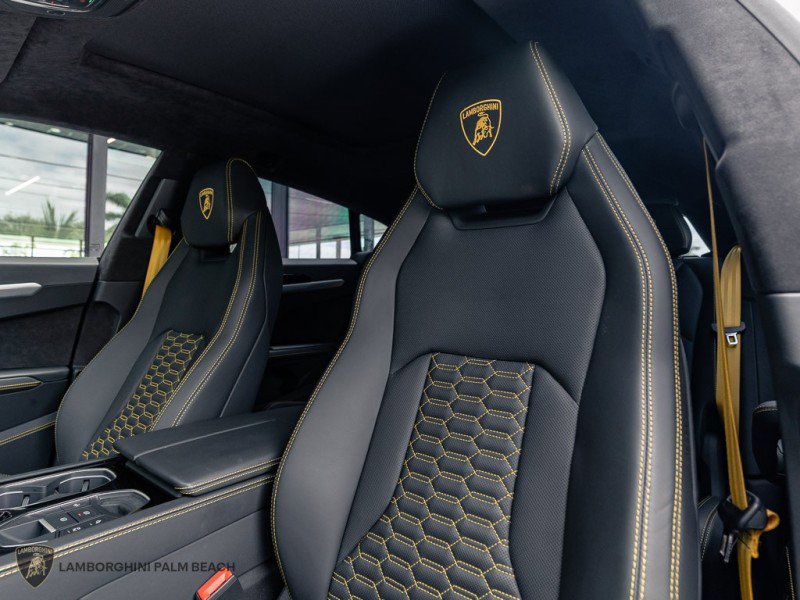 Used 2024 Lamborghini Urus S image 23