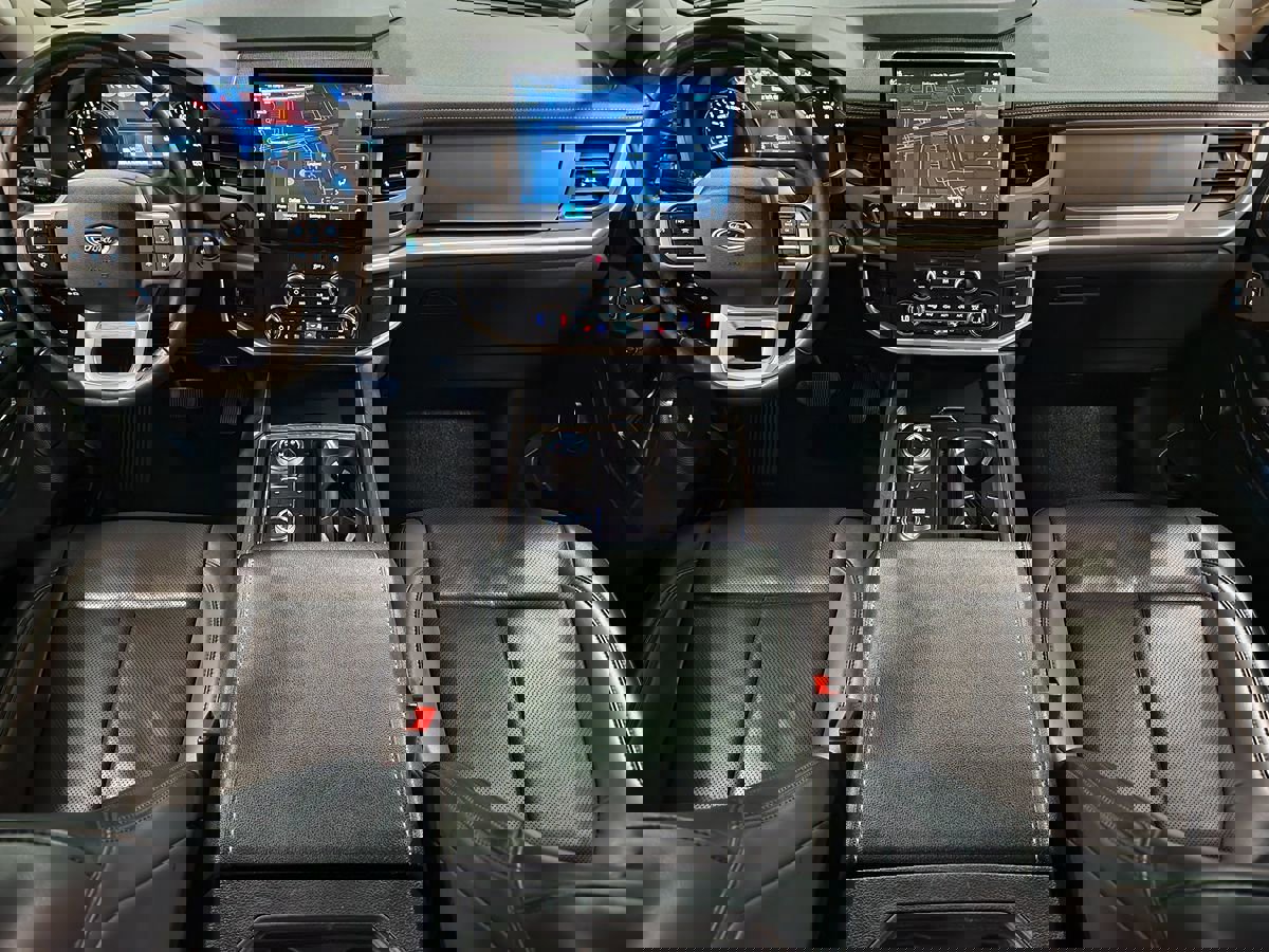 Used 2022 Ford Expedition XLT image 48