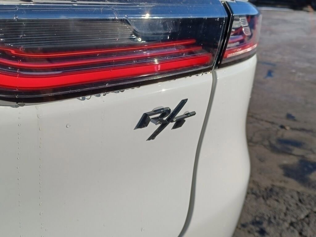 Used 2024 Dodge Hornet R/T w/ R/T Blacktop Package image 15