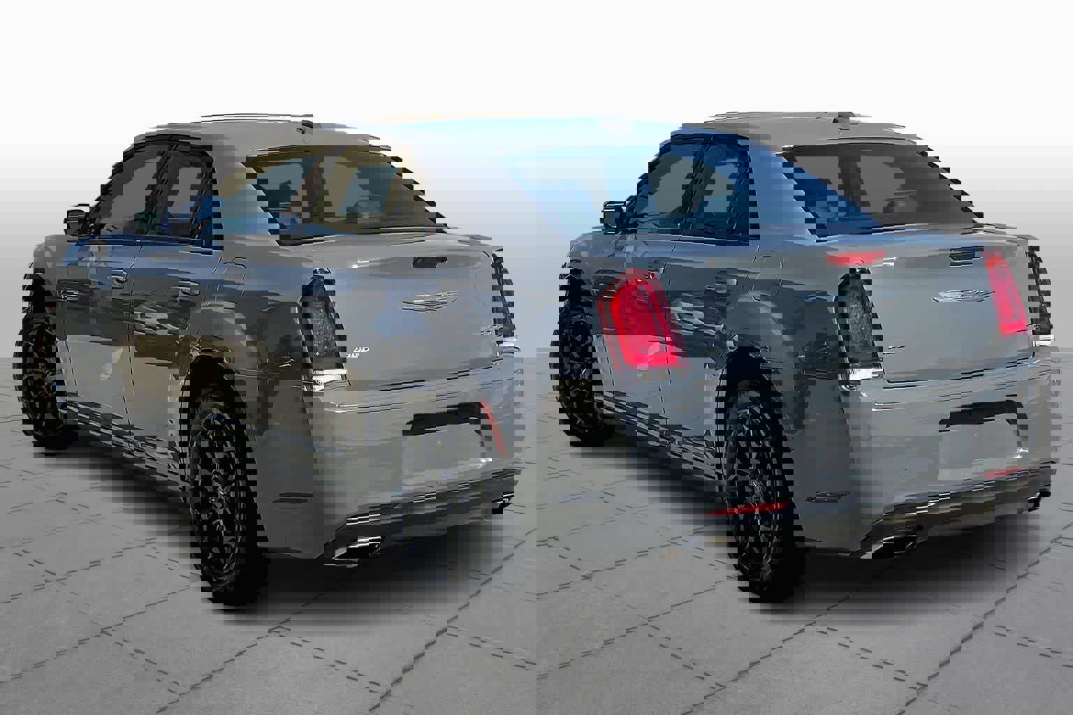 Used 2019 Chrysler 300 S image 12