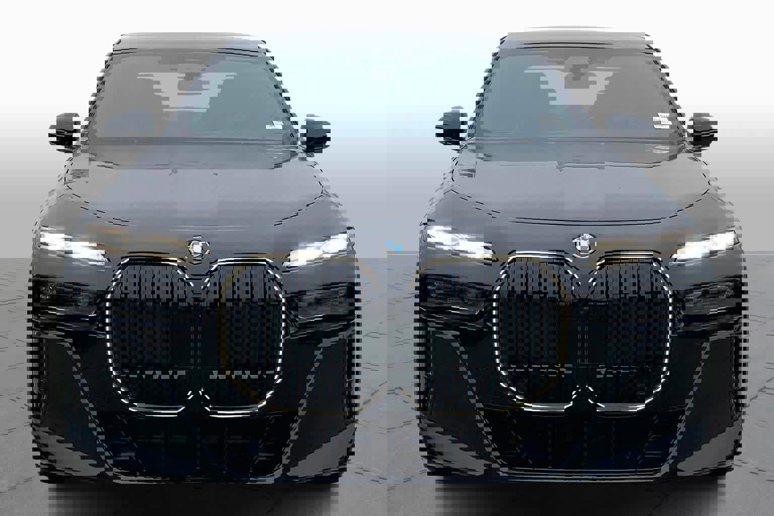 Used 2026 BMW 750e xDrive 750e xDrive w/ Executive Package image 3