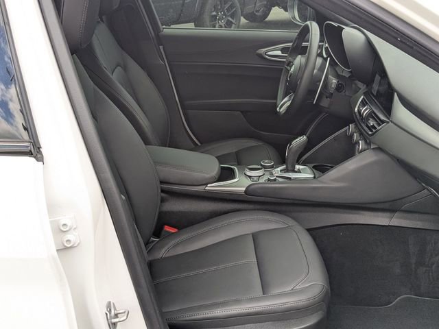 Used 2025 Alfa Romeo Giulia AWD image 20