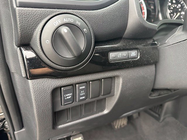 Used 2024 Nissan Titan SV w/ SV Convenience Package RWD image 15