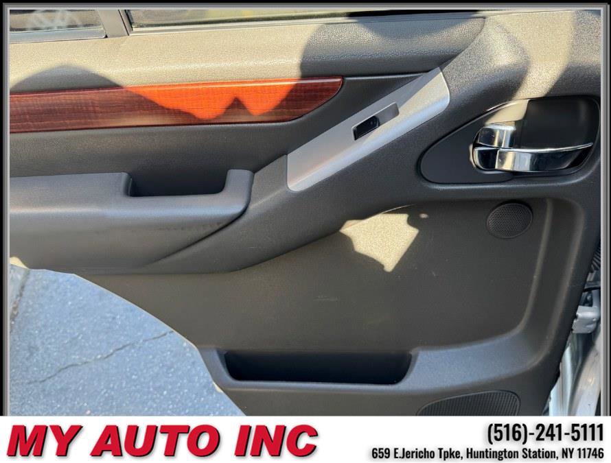 Used 2011 Nissan Pathfinder LE w/ Navigation Pkg image 37