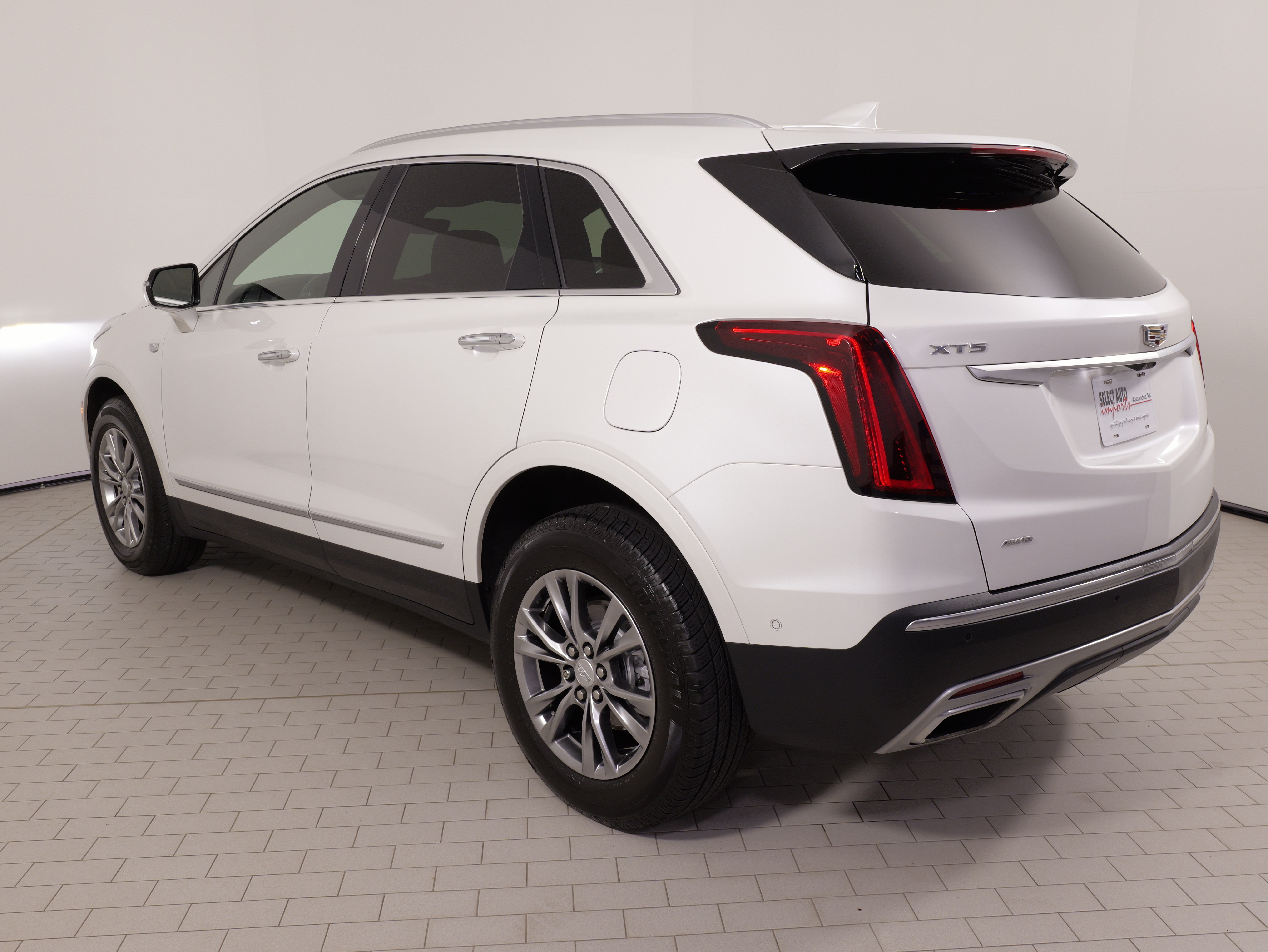 Used 2021 Cadillac XT5 Premium Luxury AWD/4WD image 13
