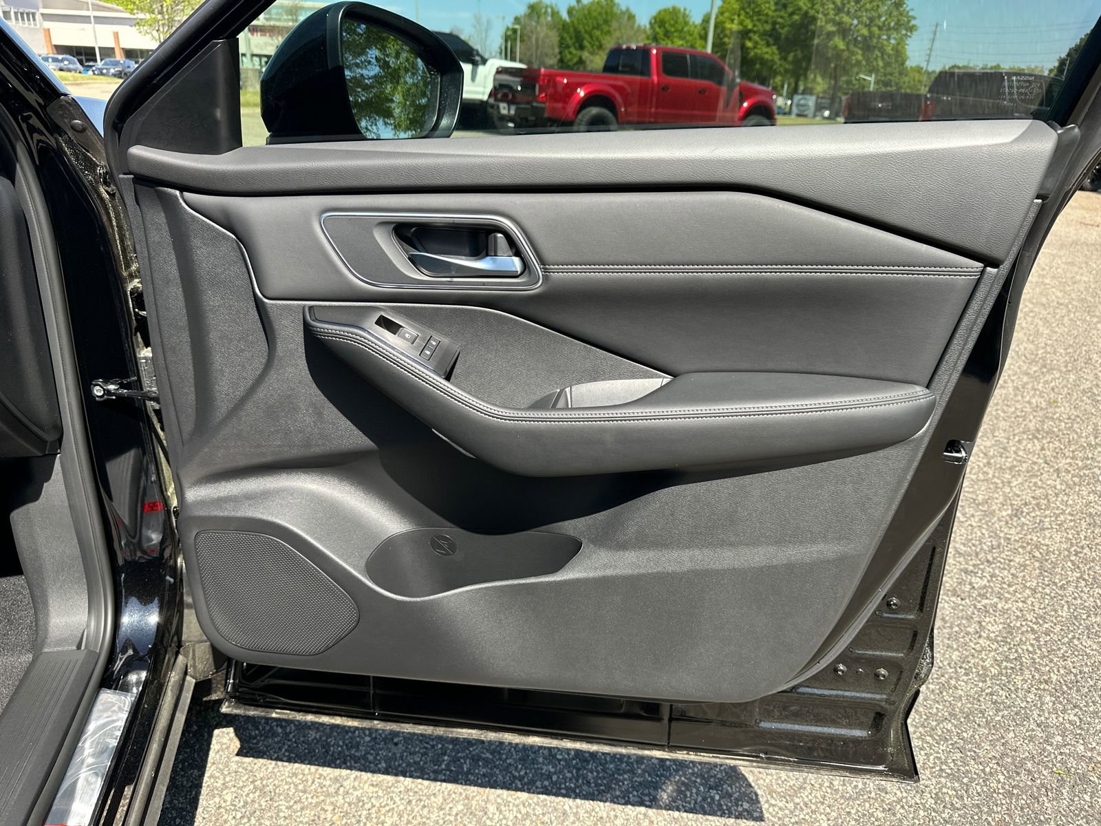 New 2026 Nissan Rogue Platinum w/ Tech Package image 11