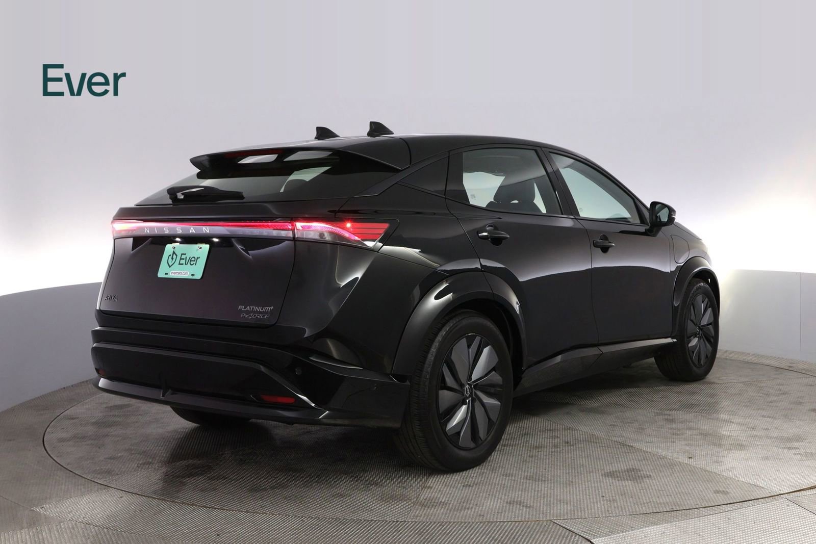 Used 2024 Nissan Ariya AWD image 3