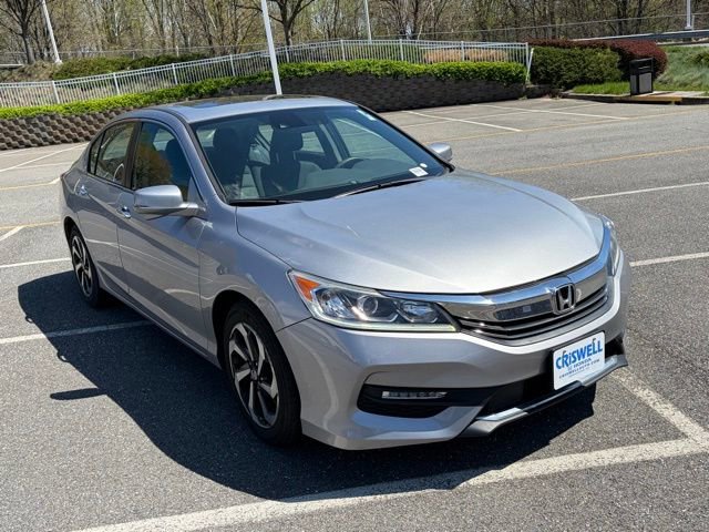 Used 2016 Honda Accord EX image 2