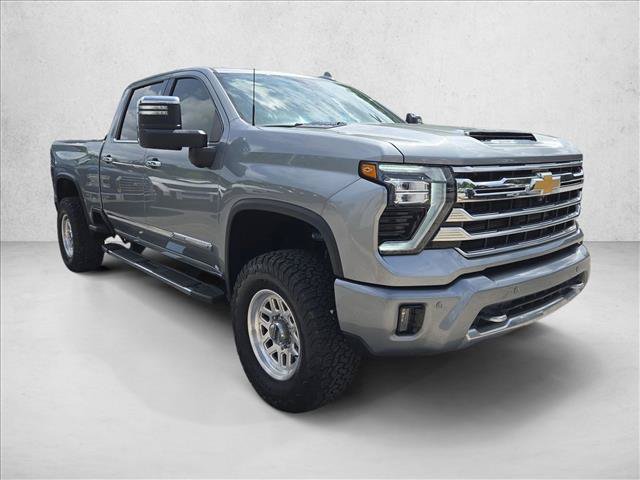 Used 2024 Chevrolet Silverado 2500 High Country w/ High Country Premium Package AWD/4WD video 3