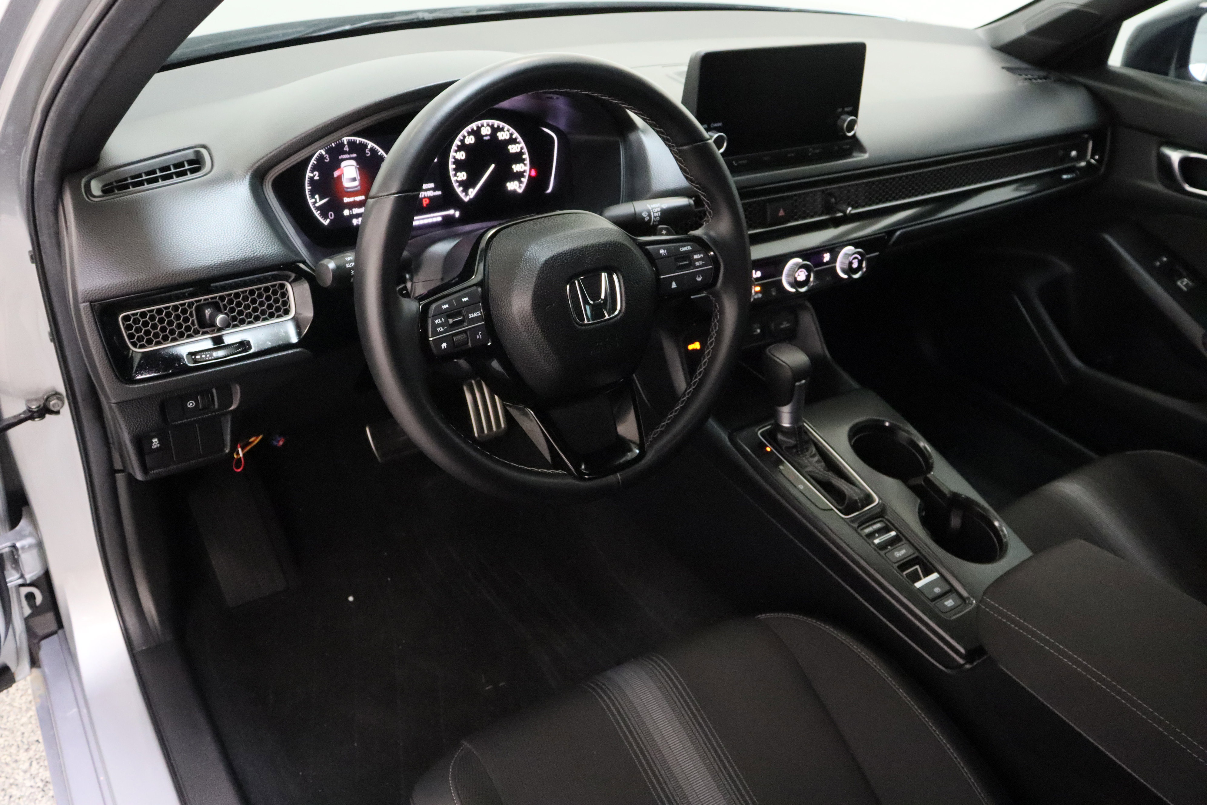 Used 2025 Honda Civic Sport image 13