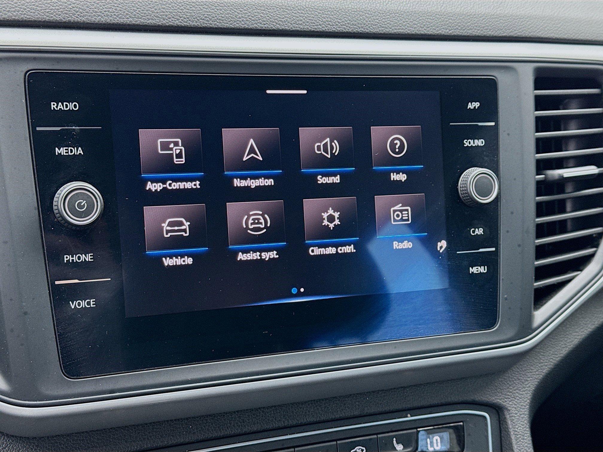 Used 2021 Volkswagen Atlas SE FWD image 9