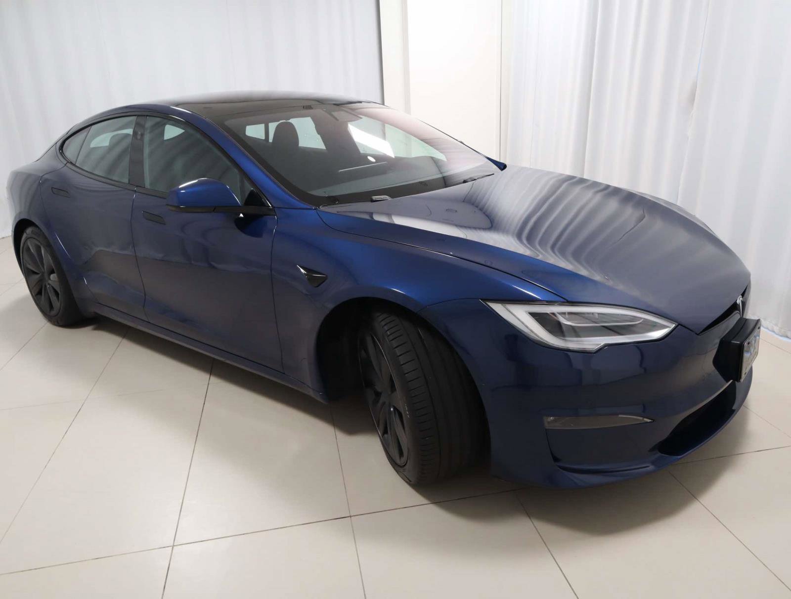 Used 2021 Tesla Model S Plaid image 8