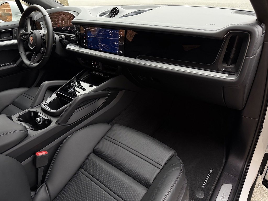 Certified 2024 Porsche Cayenne Turbo image 22