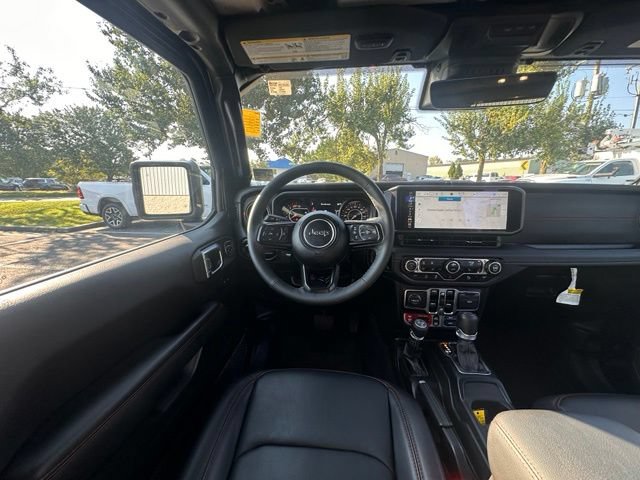 Used 2025 Jeep Wrangler Unlimited Rubicon AWD/4WD image 15