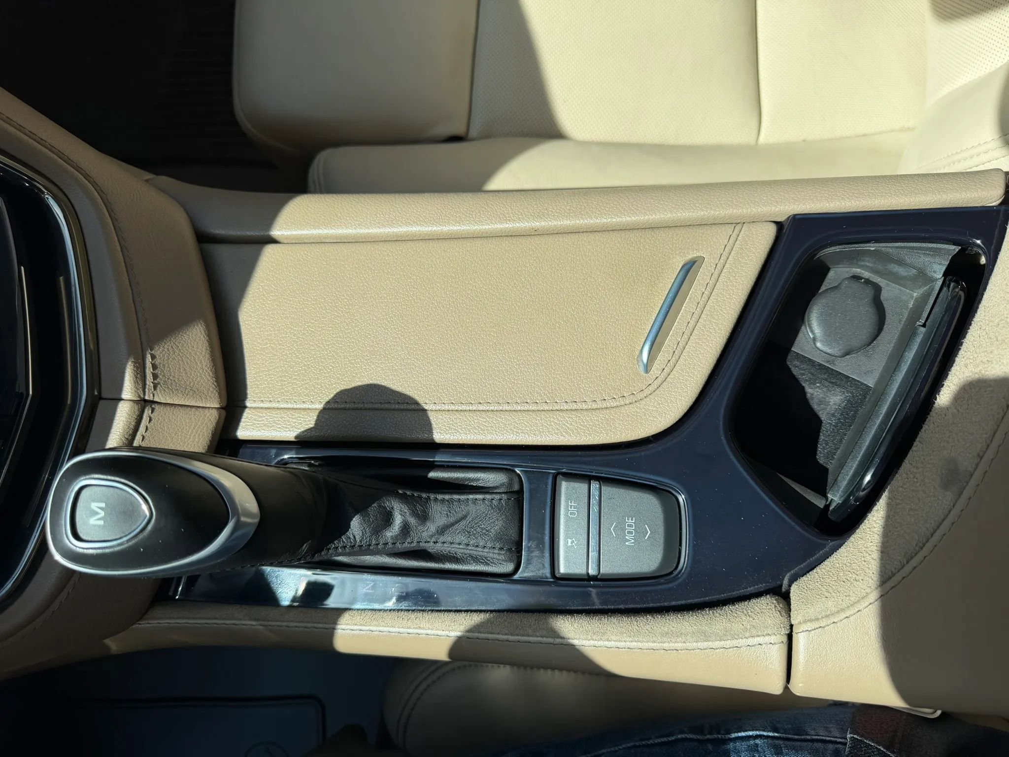 Used 2014 Cadillac CTS Premium RWD image 29