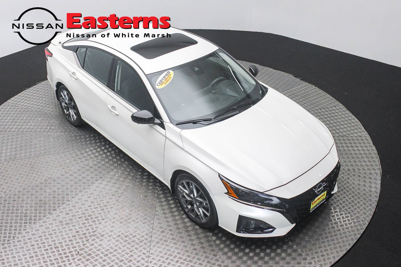 Used 2024 Nissan Altima 2.0 SR FWD image 3