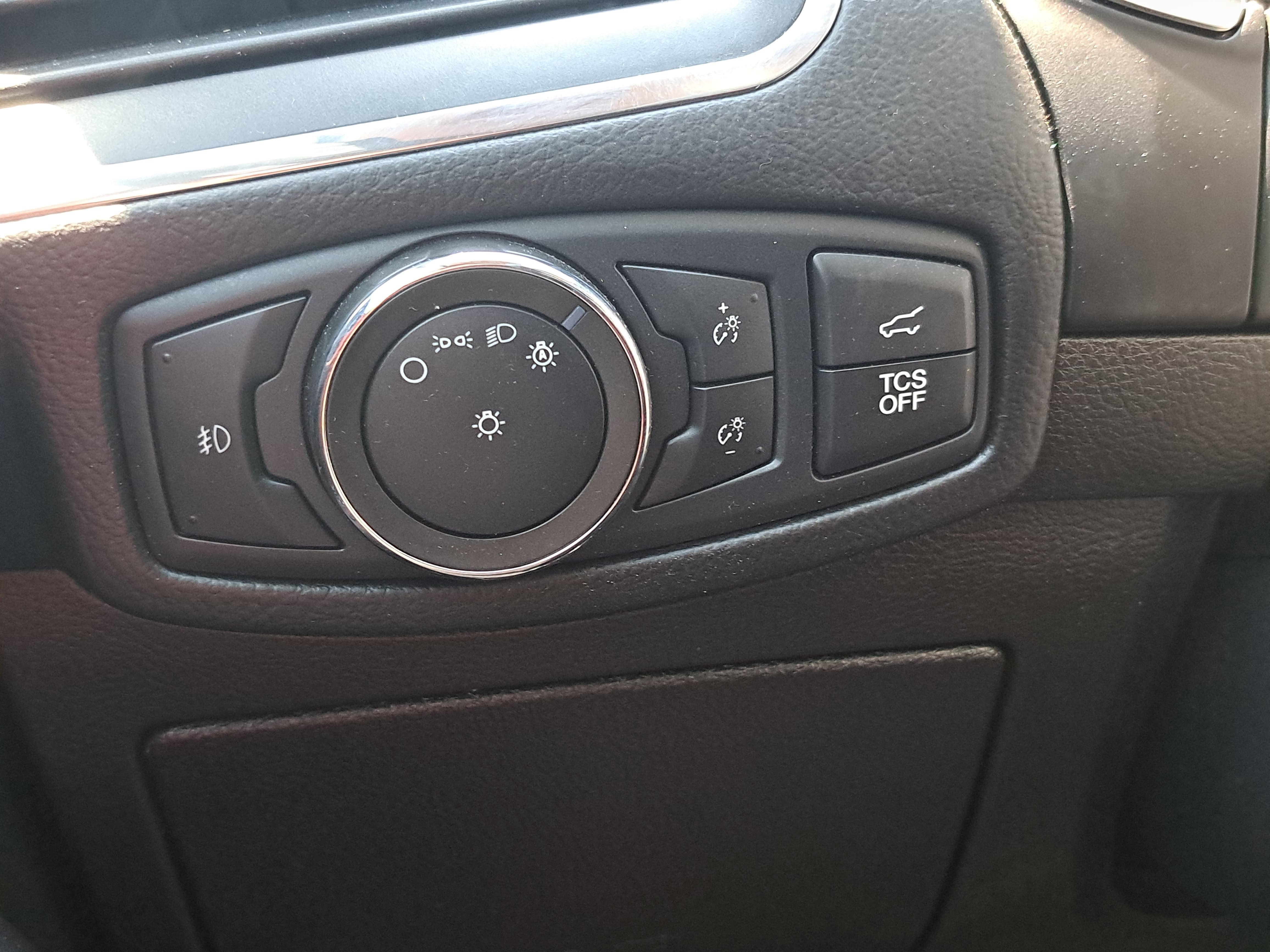 Used 2021 Ford Edge Titanium AWD/4WD image 24
