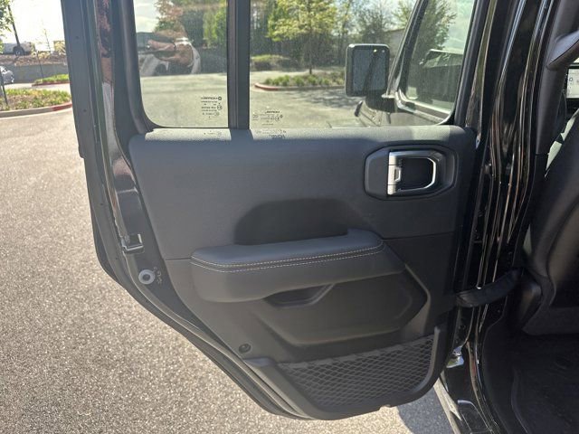 New 2025 Jeep Gladiator Sport w/ Premium Package image 21