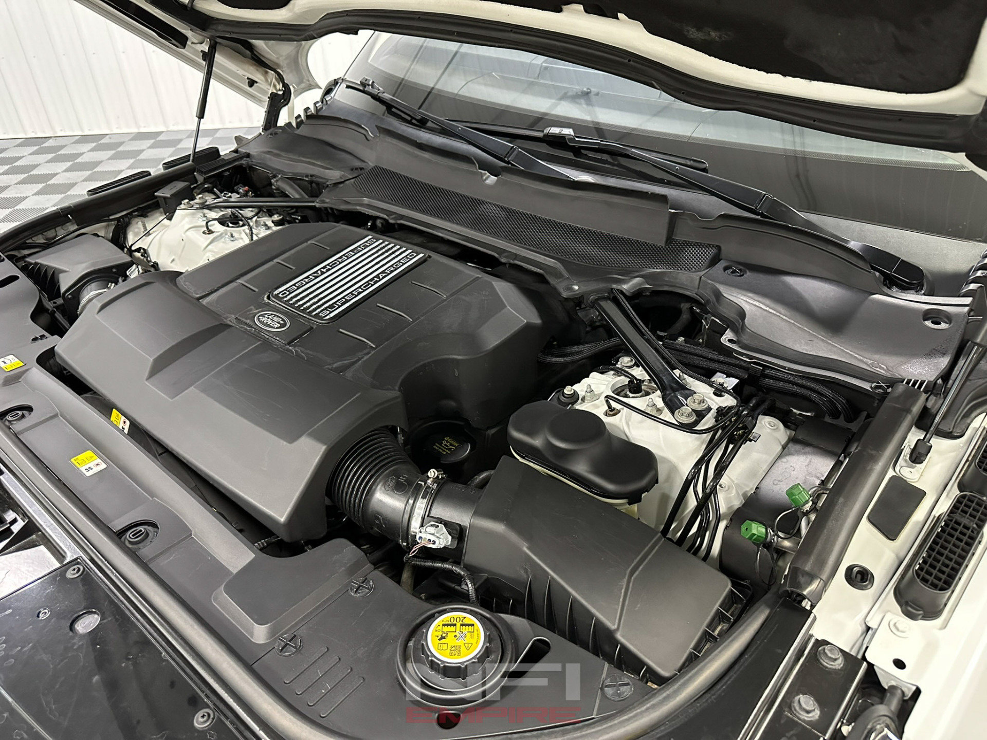 Used 2018 Land Rover Range Rover Supercharged AWD/4WD image 53