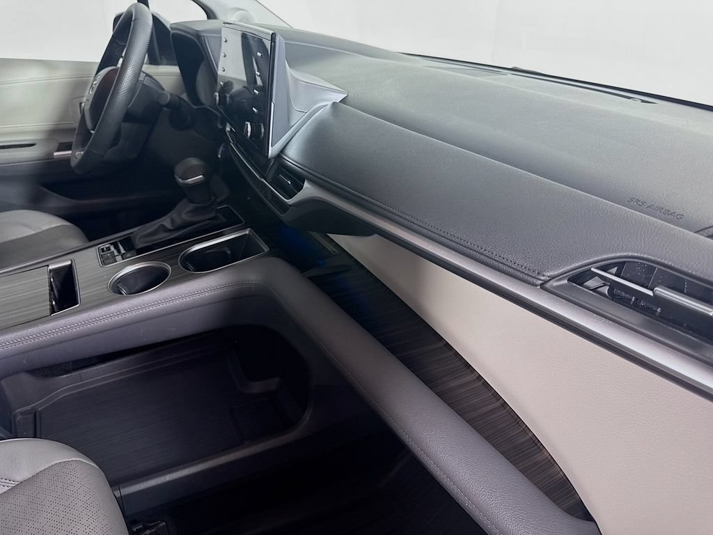 Certified 2023 Toyota Sienna Limited FWD image 28