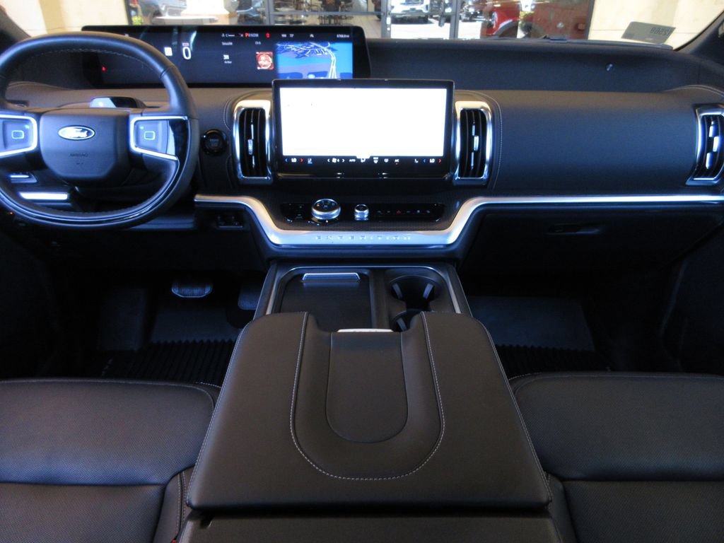 Used 2025 Ford Expedition Max Platinum w/ Stealth Performance Package AWD/4WD image 19