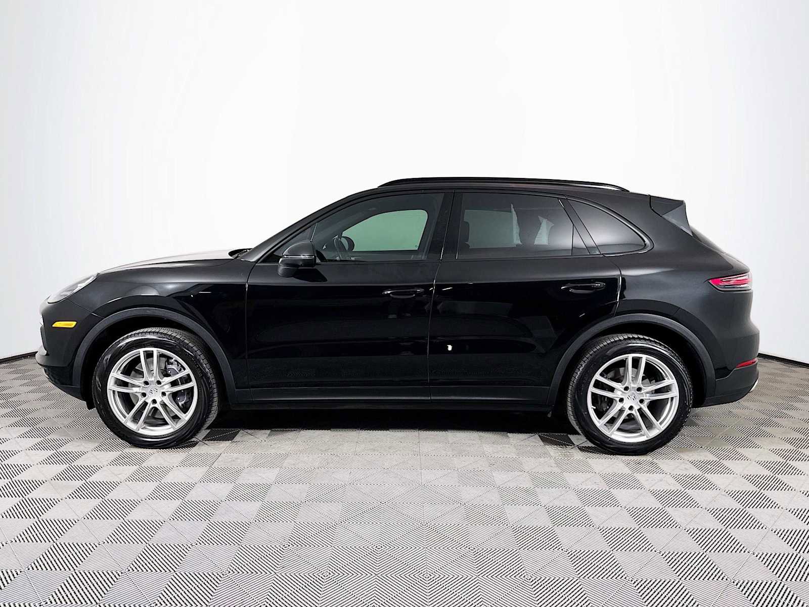 Used 2022 Porsche Cayenne image 8