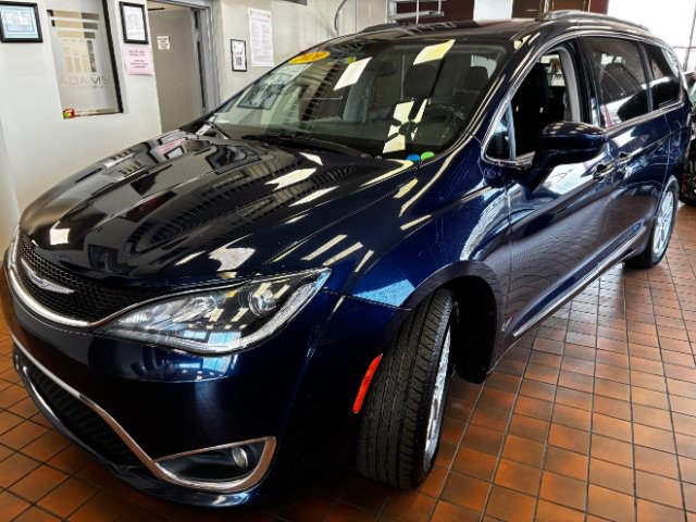 Used 2020 Chrysler Pacifica Touring-L FWD image 8