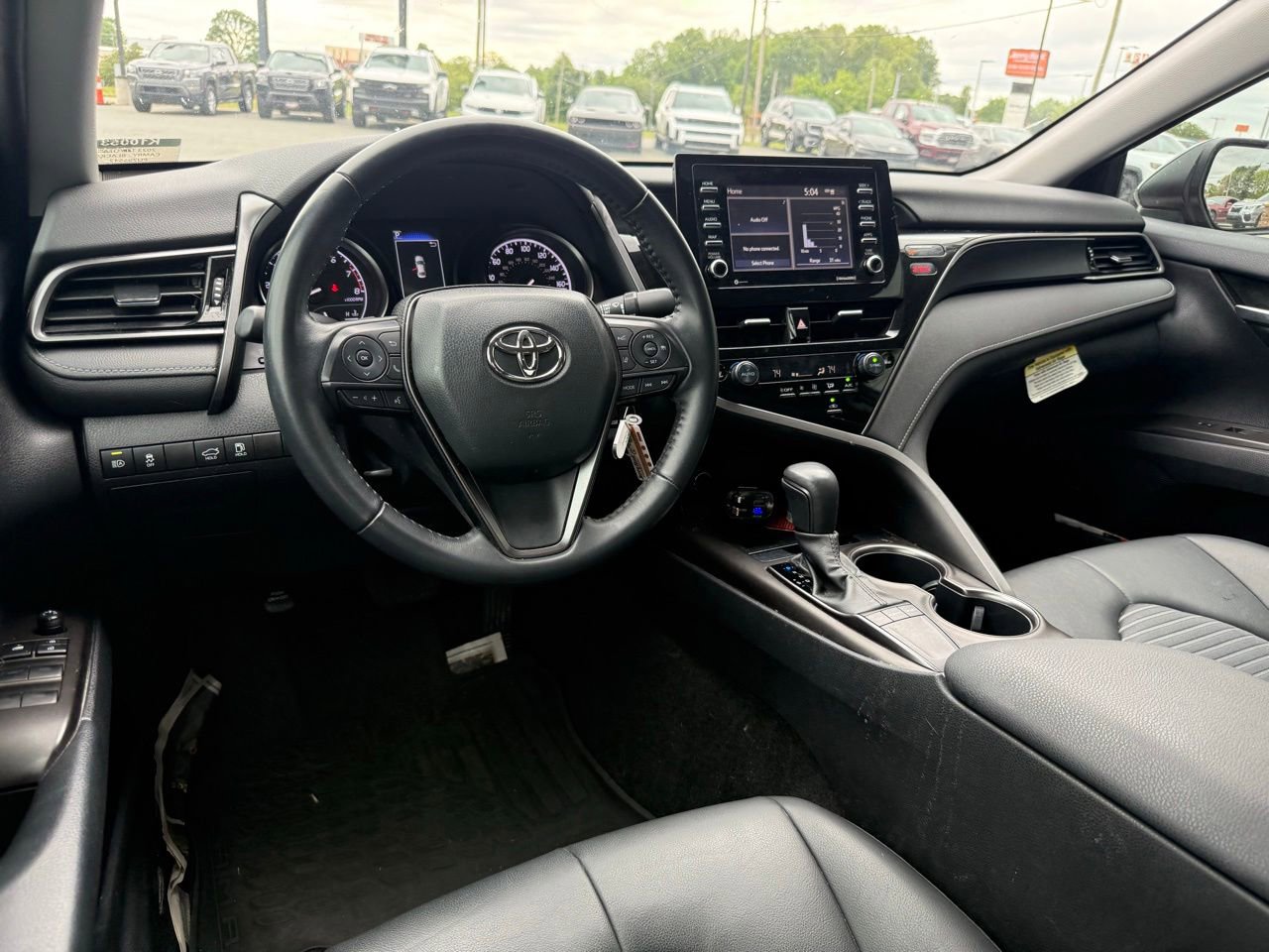 Used 2023 Toyota Camry SE FWD image 5