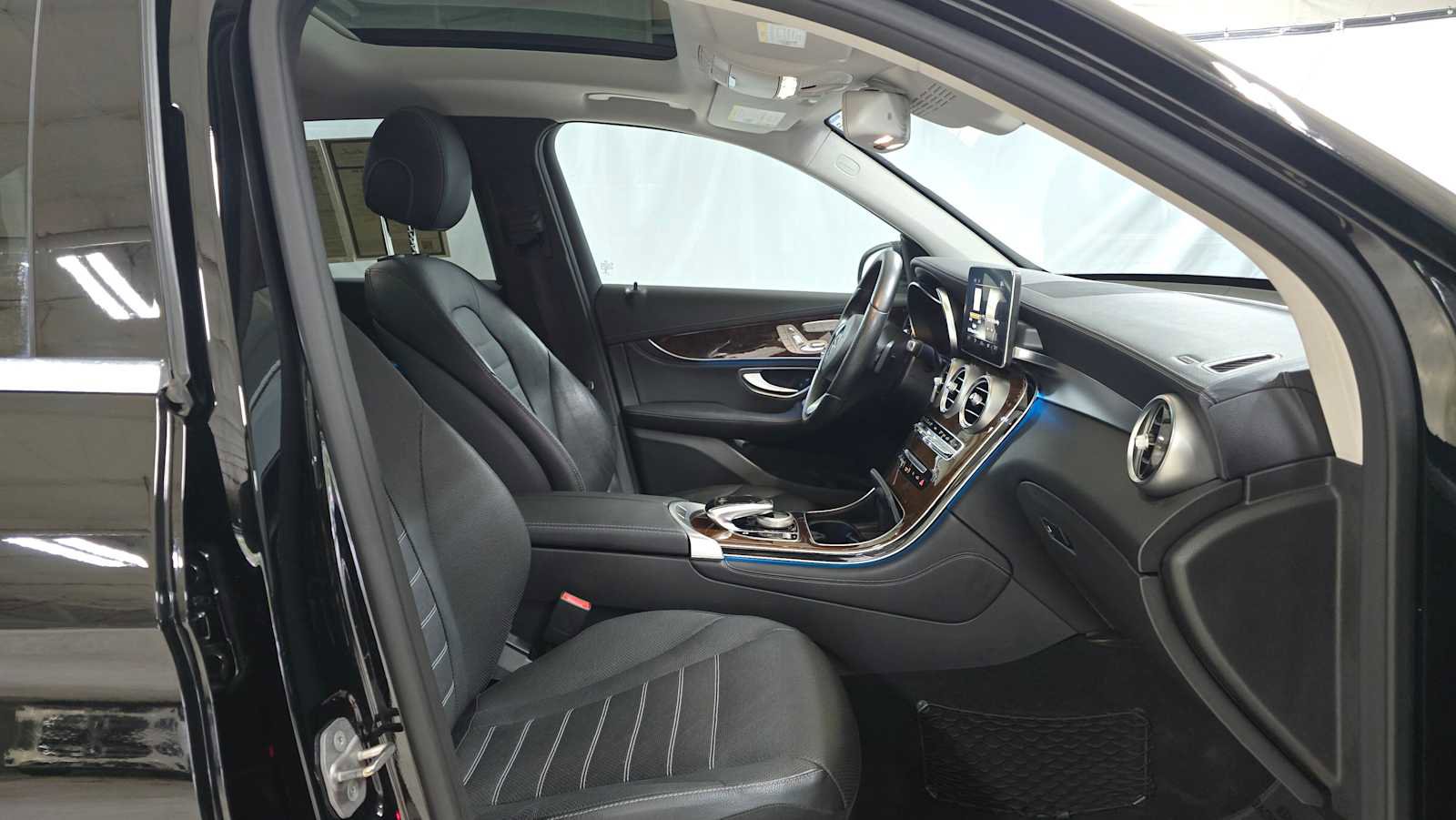 Used 2016 Mercedes-Benz GLC 300 4MATIC image 10