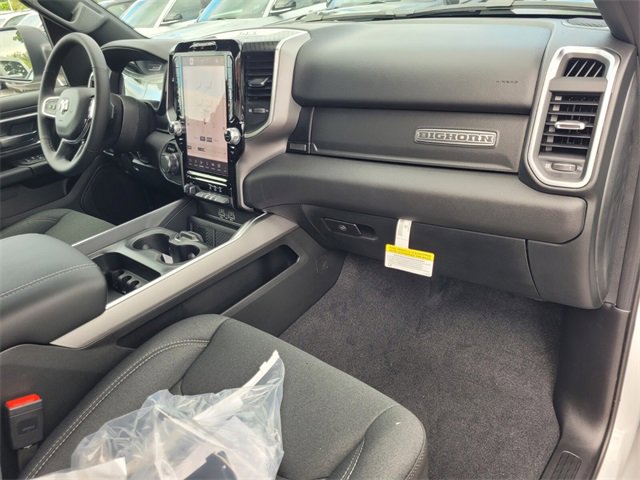 New 2026 RAM 1500 4x4 Crew Cab image 19