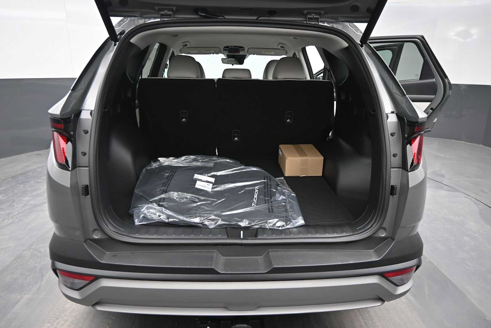 New 2026 Hyundai Tucson SEL Plus w/ Tow & Go Package AWD/4WD image 14
