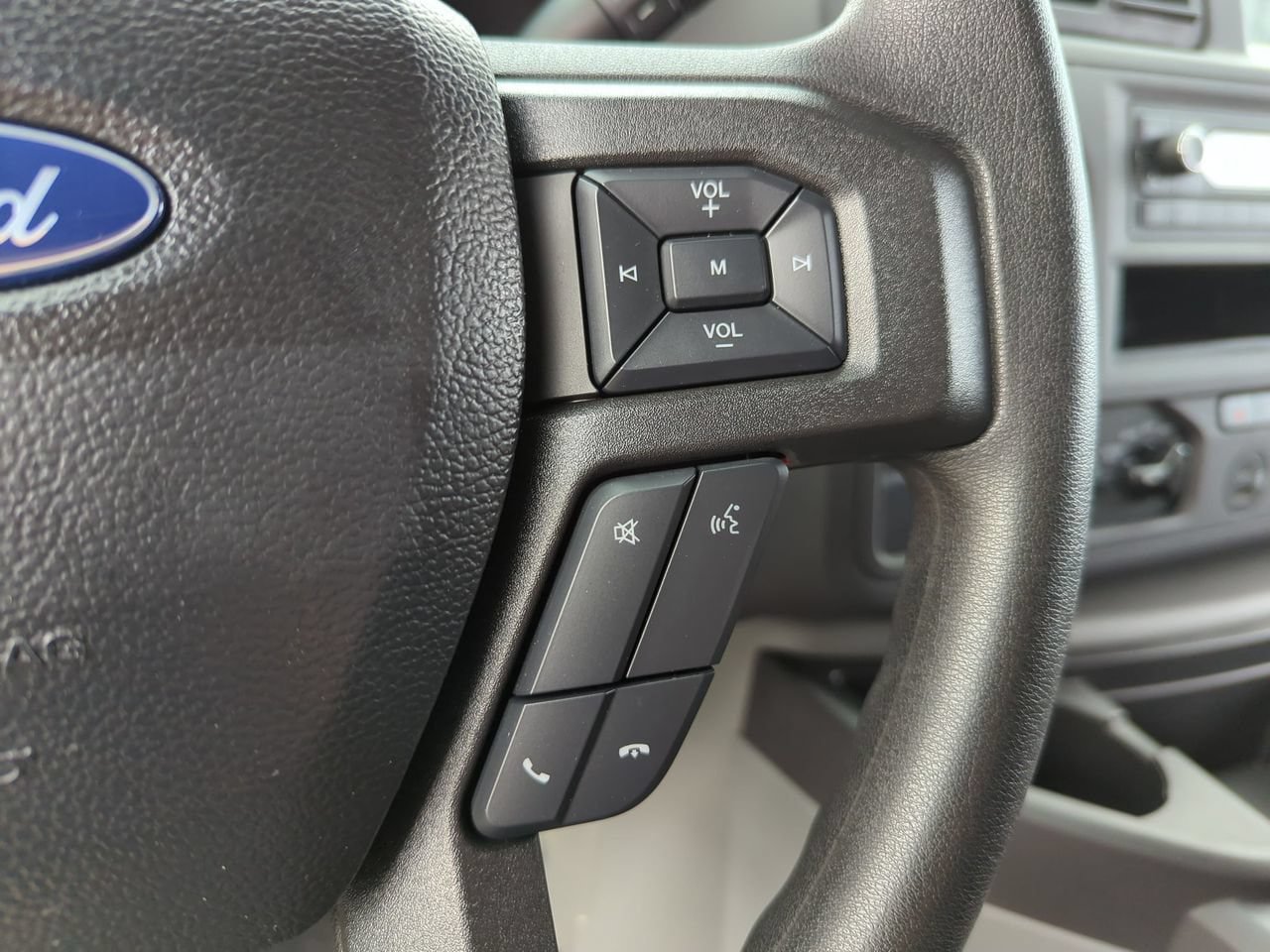 Used 2022 Ford E-450 and Econoline 450 Super Duty RWD image 13