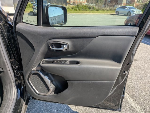 Used 2020 Jeep Renegade Limited image 25