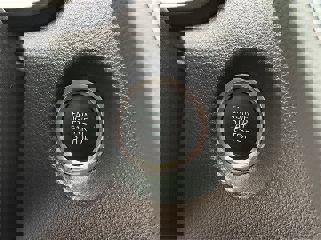 Used 2023 Toyota Corolla Cross XLE image 24