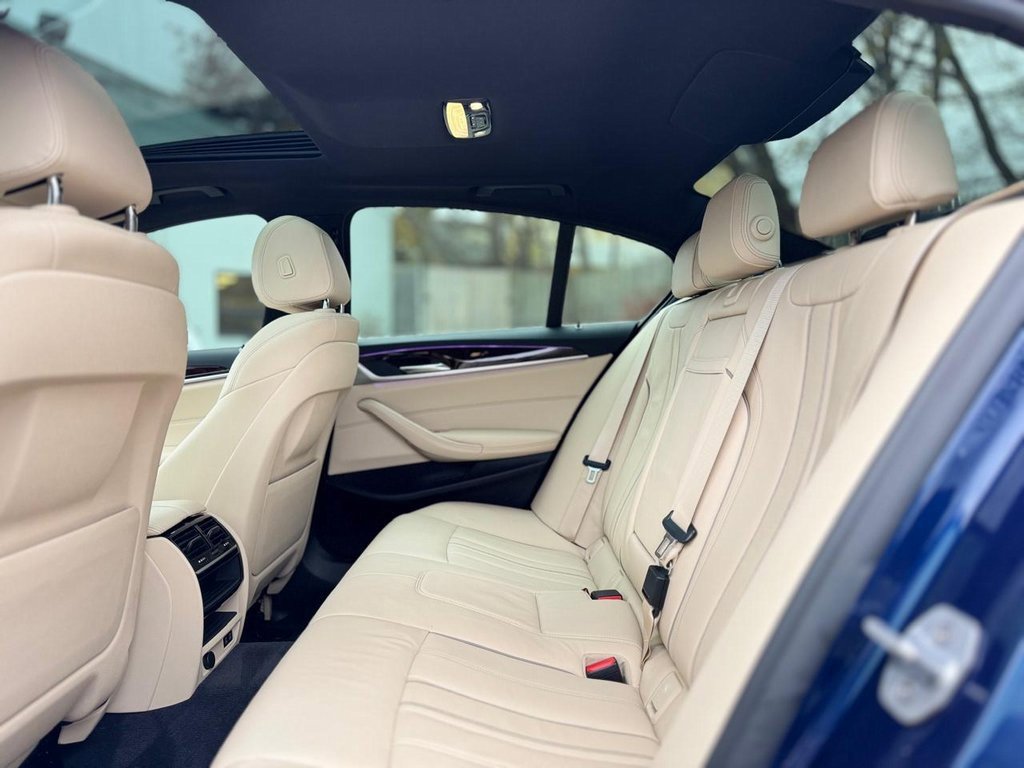 Used 2020 BMW 540i xDrive w/ Premium Package image 18