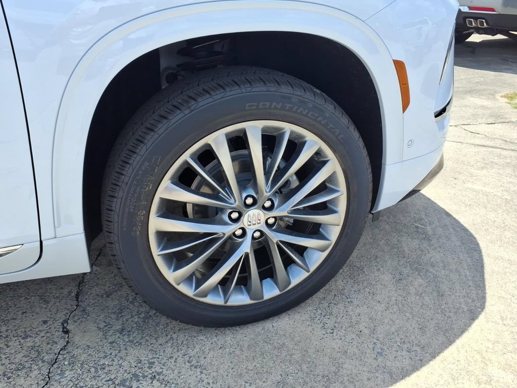 New 2026 Buick Enclave Avenir w/ Super Cruise Package AWD/4WD image 9