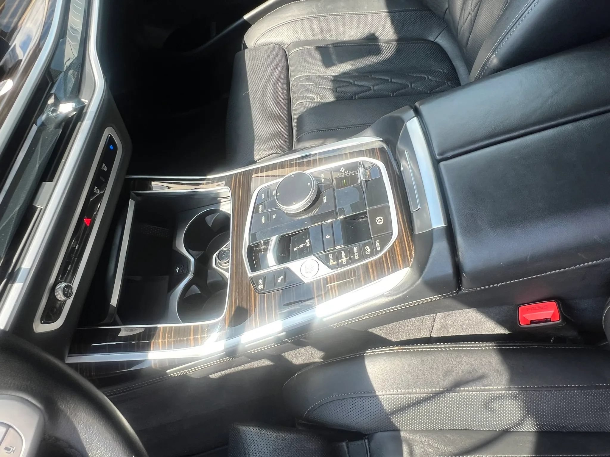 Used 2025 BMW X7 xDrive40i AWD/4WD image 18
