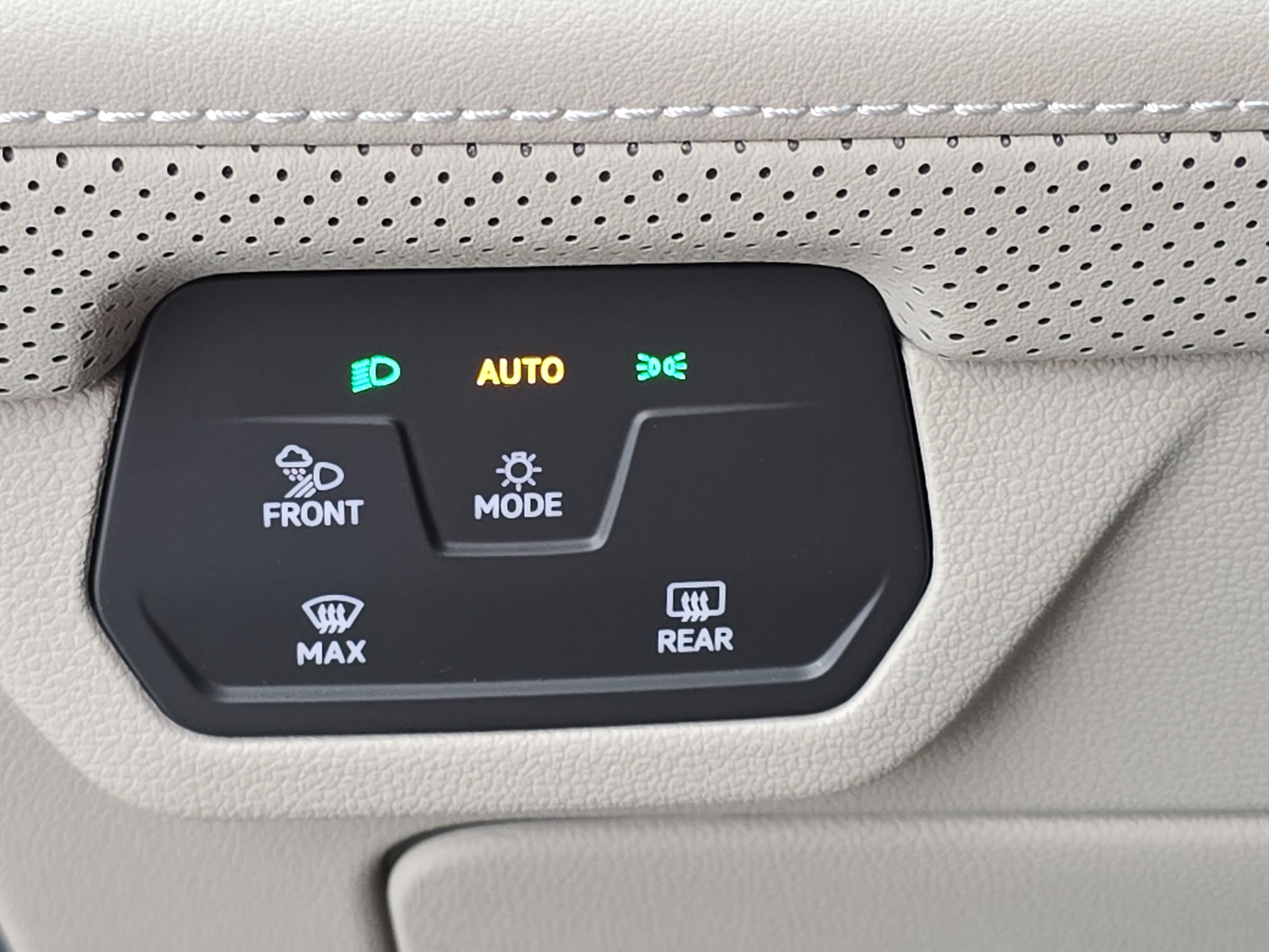 New 2026 Volkswagen Atlas SE FWD image 27