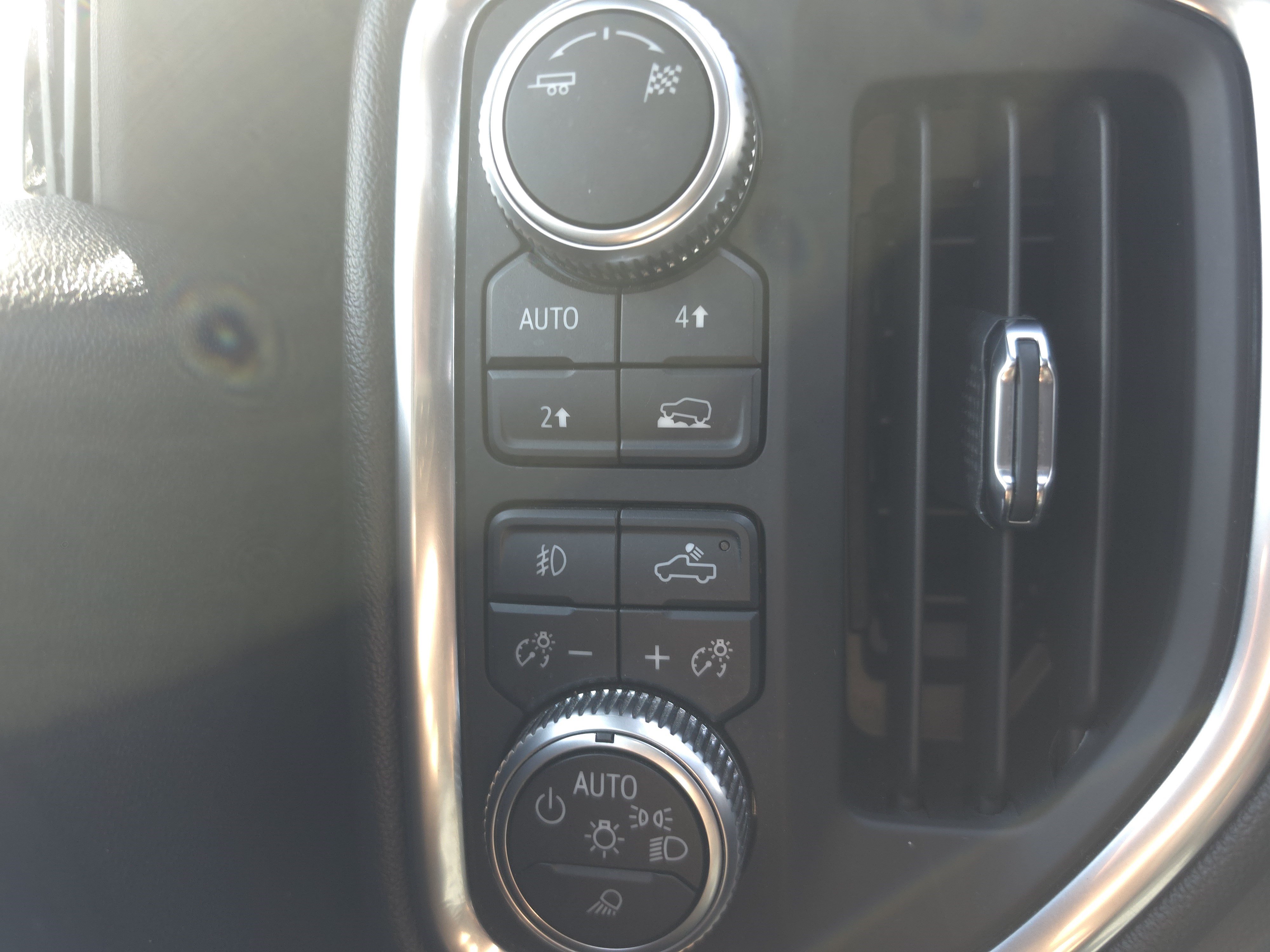 Used 2019 GMC Sierra 1500 SLT w/ SLT Premium Plus Package AWD/4WD image 24