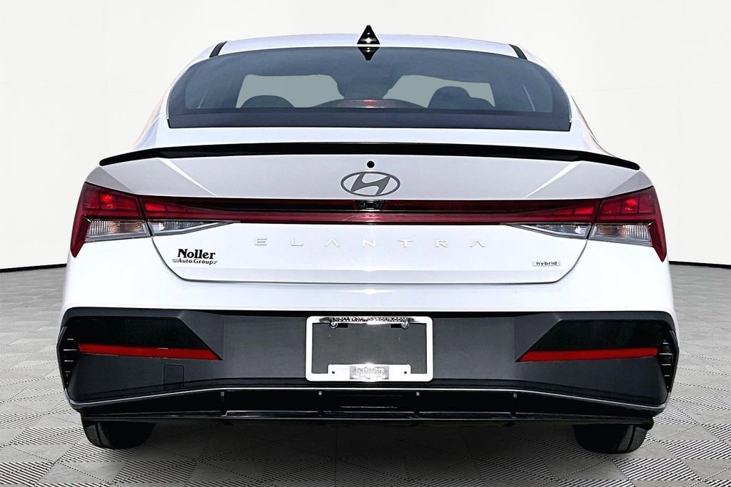 Certified 2025 Hyundai Elantra SEL image 4