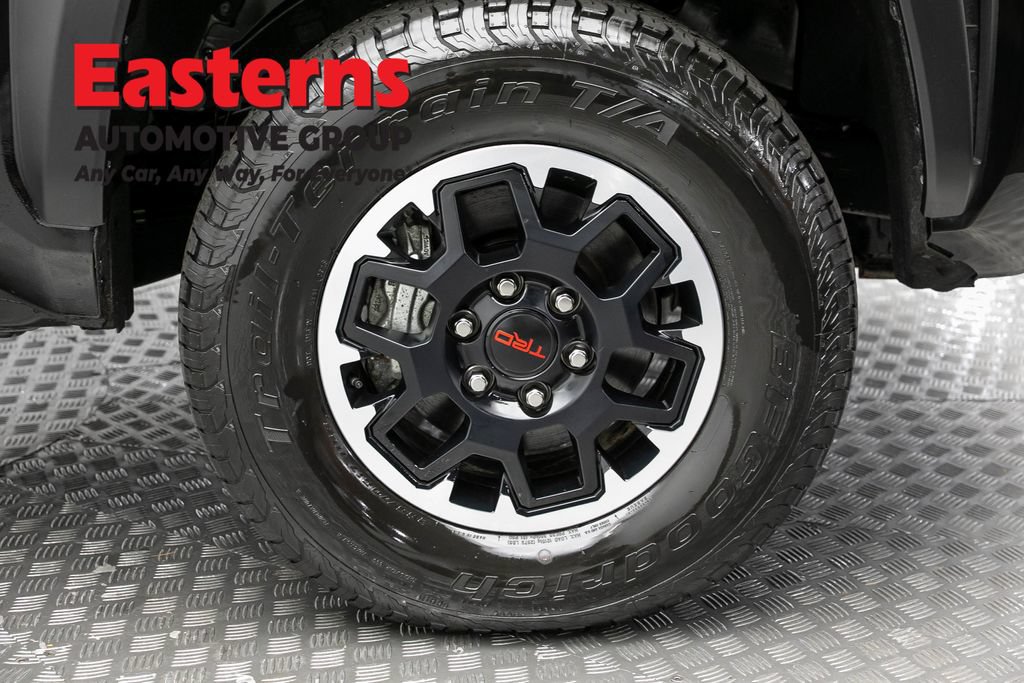 Used 2025 Toyota Tacoma TRD Off-Road AWD/4WD image 29