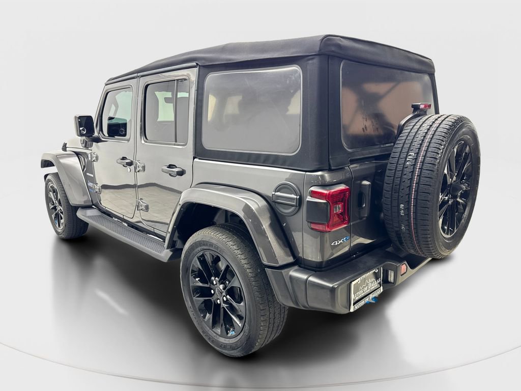 Used 2022 Jeep Wrangler Unlimited Sahara w/ Cold Weather Group image 16