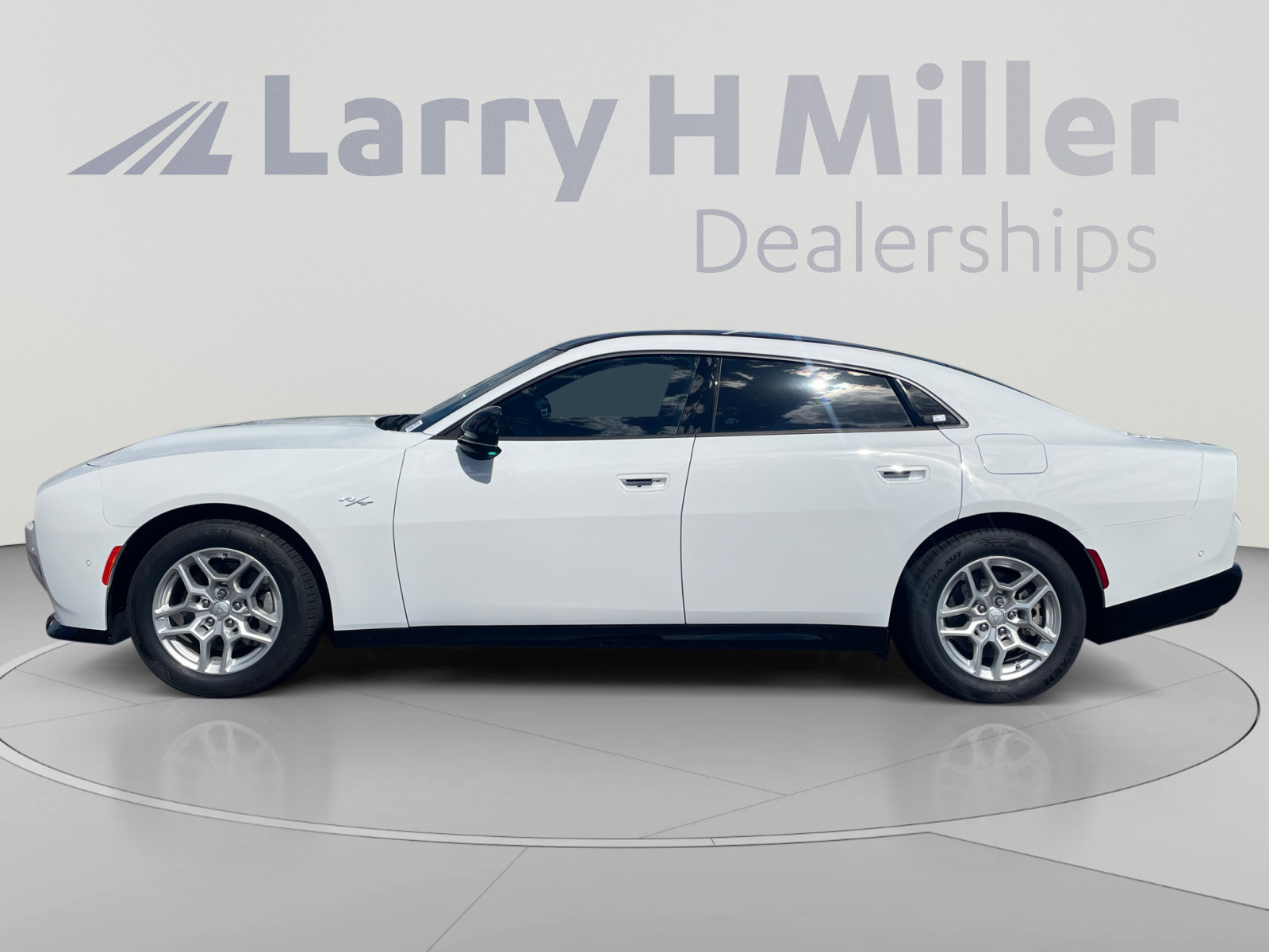 Used 2026 Dodge Charger R/T w/ Driver Convenience Group AWD/4WD image 2