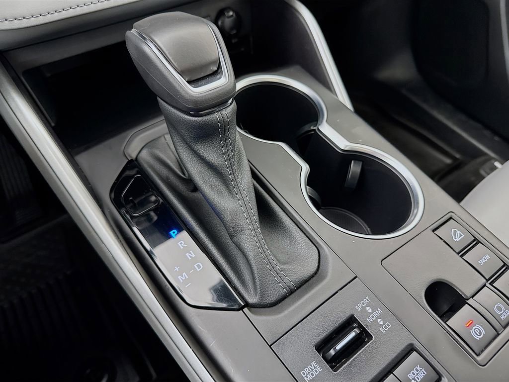Certified 2023 Toyota Highlander XLE image 16