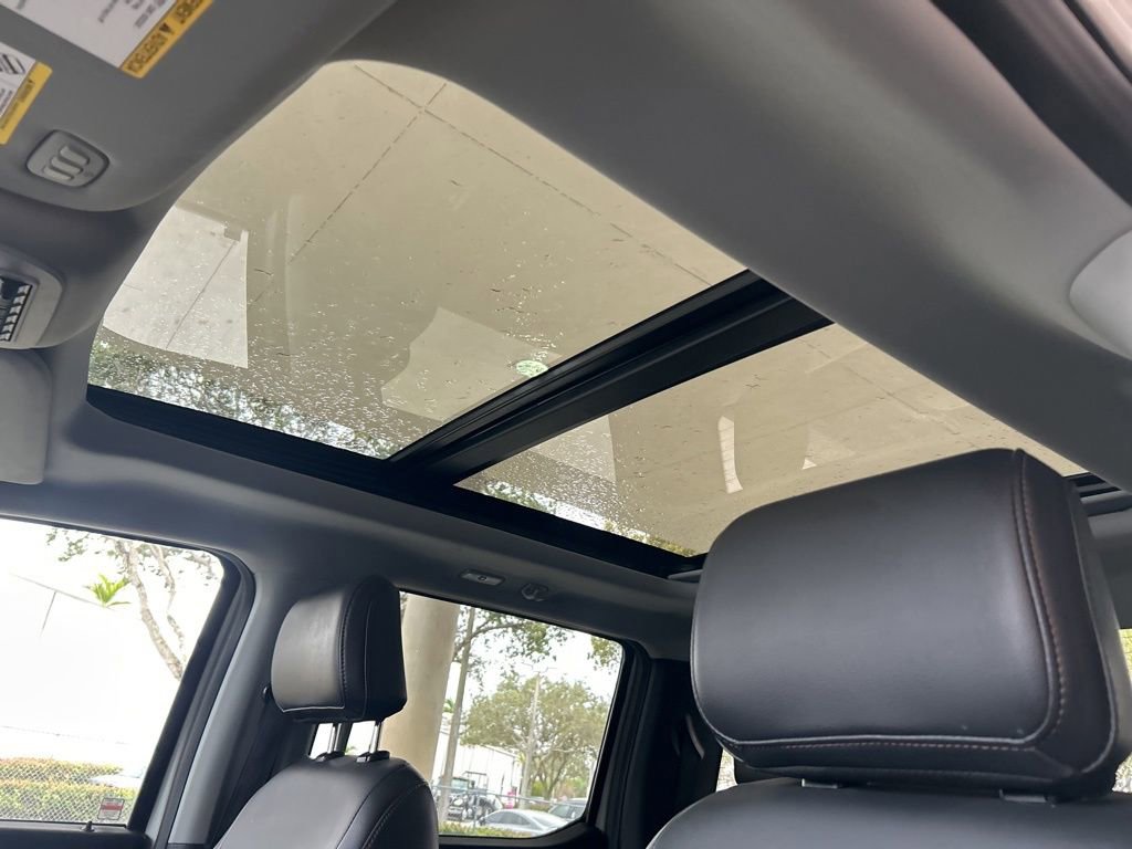 Used 2025 Ford F350 Lariat image 17