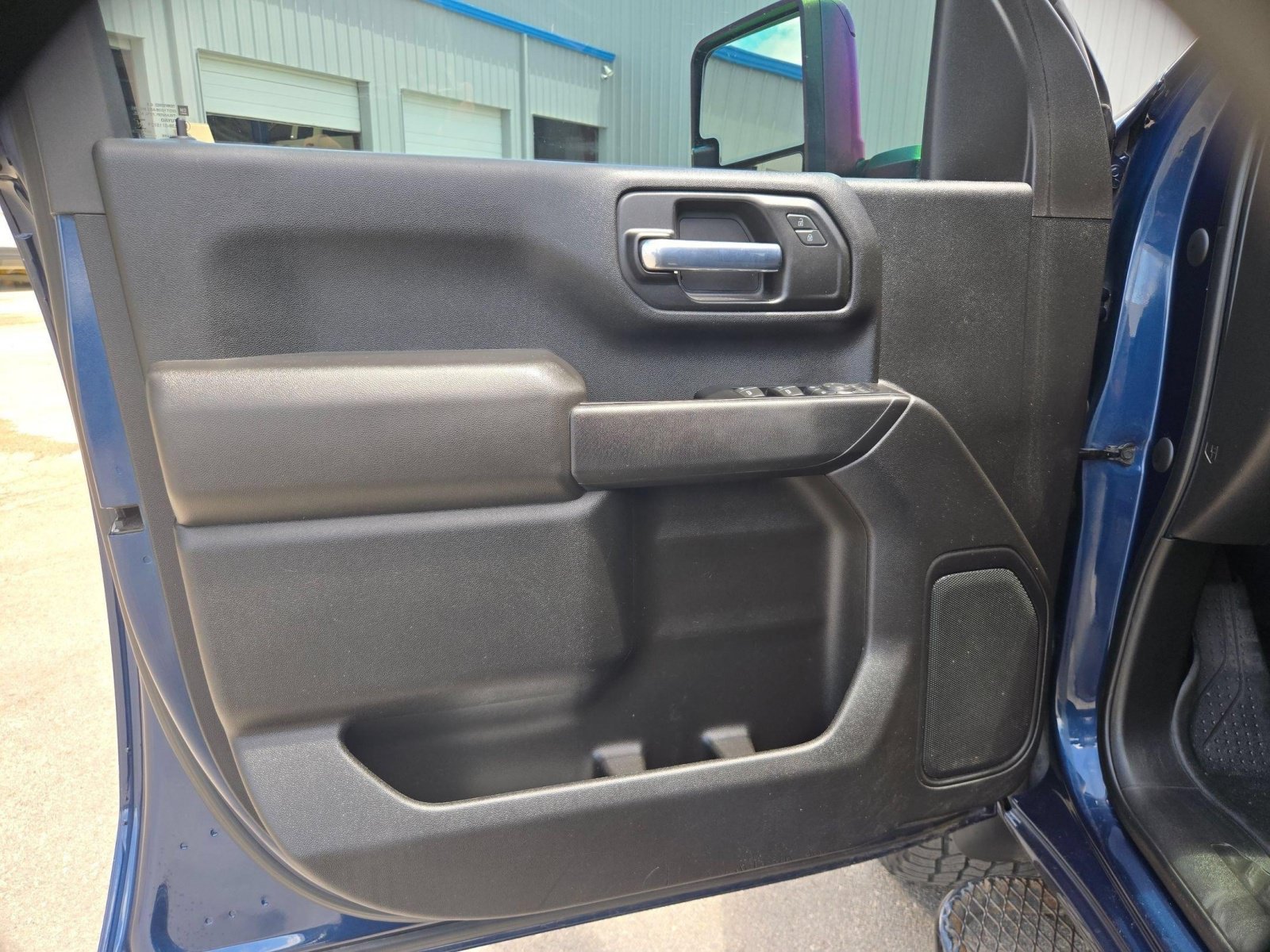Used 2022 Chevrolet Silverado 2500 Custom w/ Custom Value Package AWD/4WD image 12